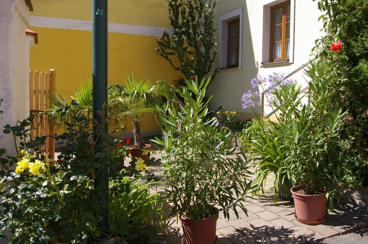 Ferienwohnung Zum Kapuziner Пойсдорф Екстериор снимка
